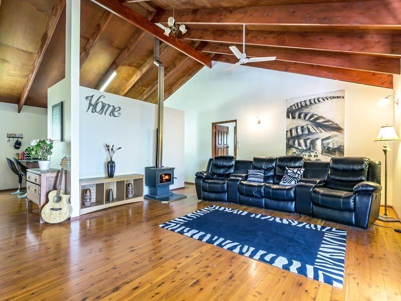 101 Collins Street, Moorina QLD 4506