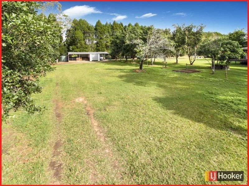 15 Behrens Road, Bellmere QLD 4510
