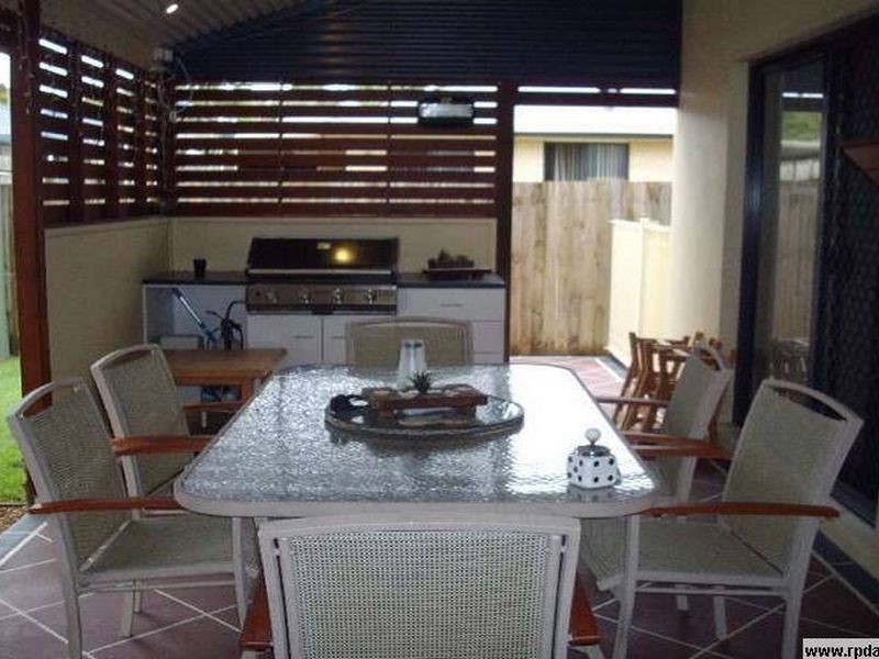 Sandstone Point QLD 4511