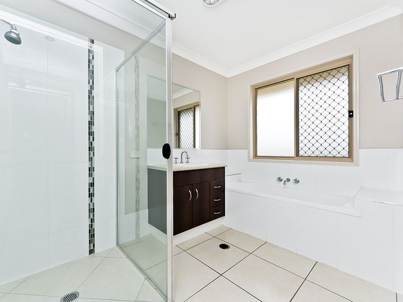24 Wayland Circuit, Morayfield QLD 4506