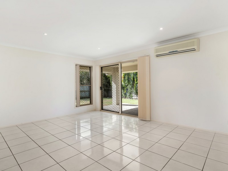 5 Bondi Court, Sandstone Point QLD 4511