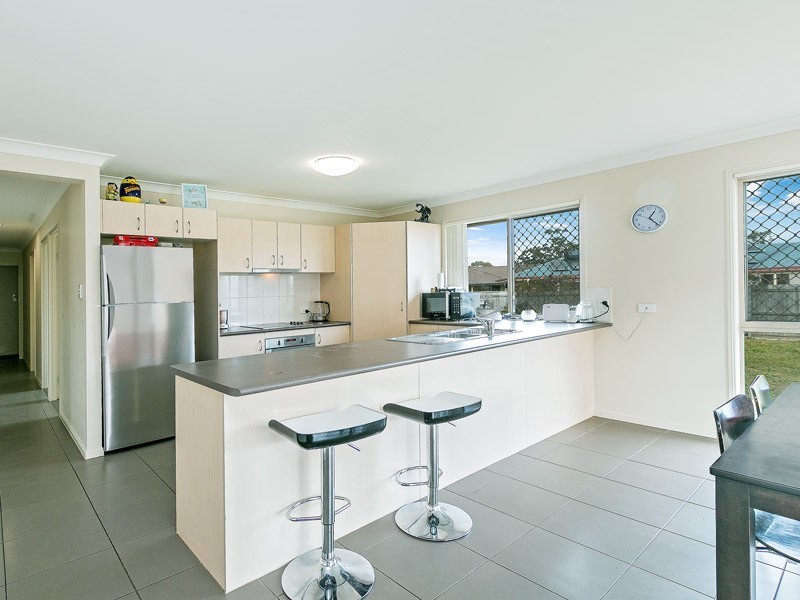 35 Renmark Crescent, Caboolture South QLD 4510