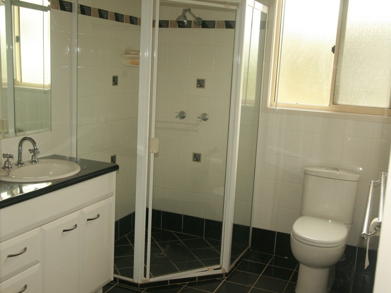 786 Beachmere Road, Beachmere QLD 4510