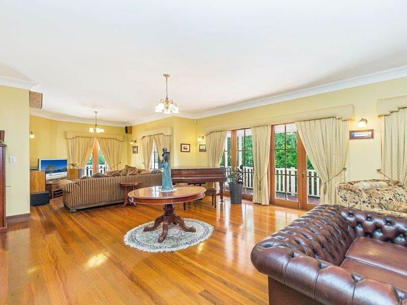 33 Coronation Avenue, Beachmere QLD 4510