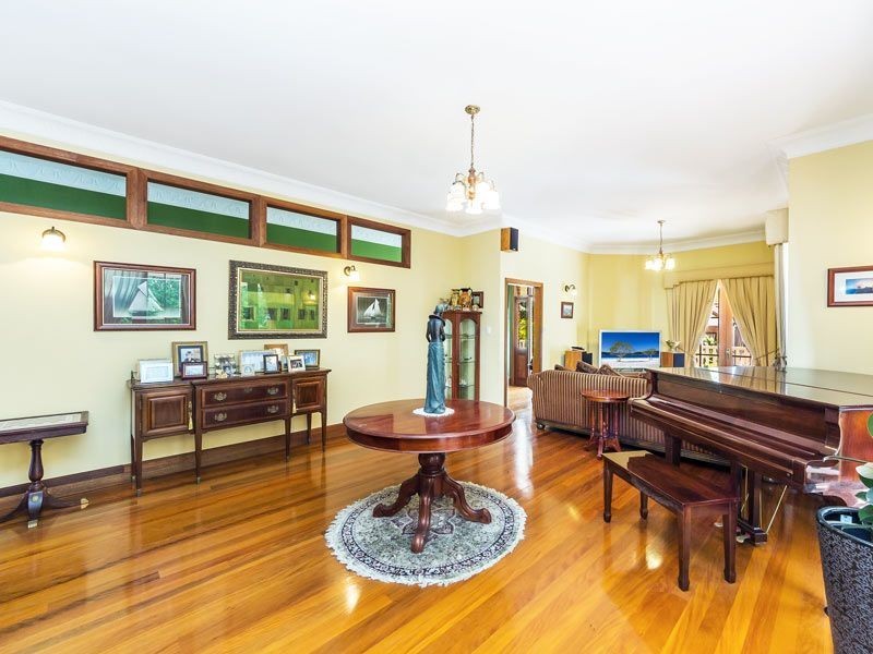 33 Coronation Avenue, Beachmere QLD 4510