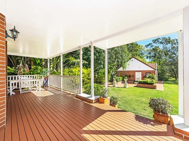 33 Coronation Avenue, Beachmere QLD 4510