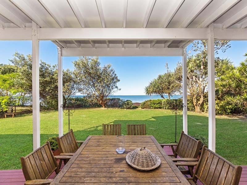 33 Coronation Avenue, Beachmere QLD 4510