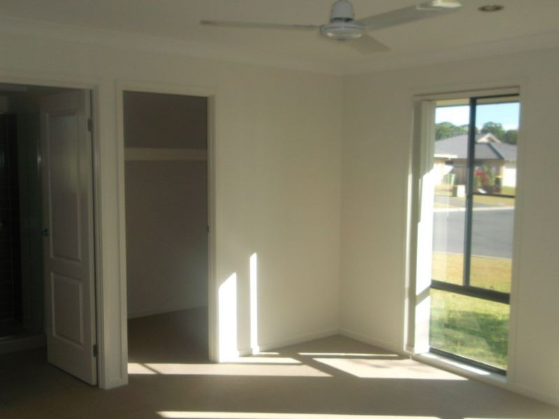 2 Lacebark Street, Morayfield QLD 4506