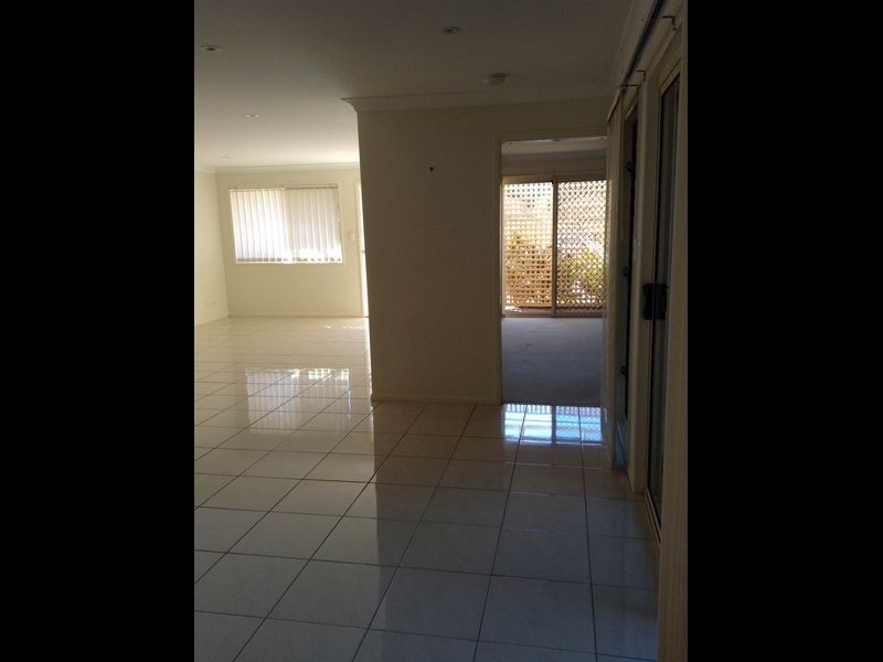 2/10 Kennerton Court, Morayfield QLD 4506