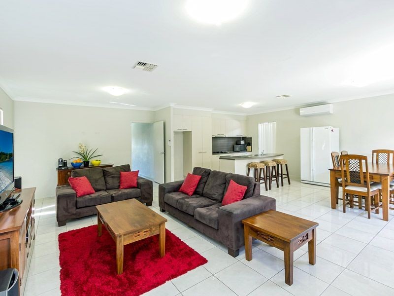 8 Moorhen Lane, North Lakes QLD 4509