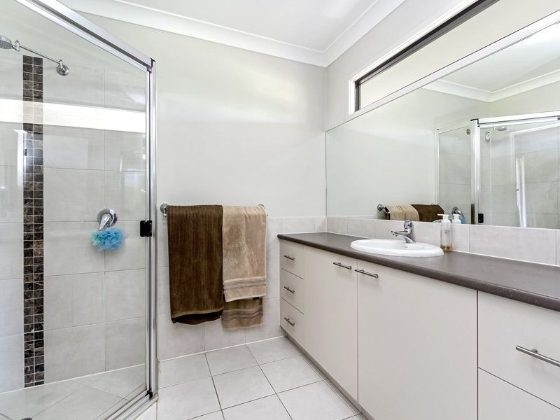 8 Moorhen Lane, North Lakes QLD 4509