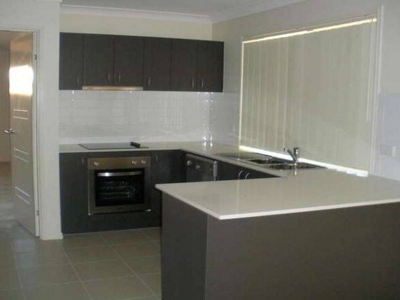 11 Dear Place, Bellmere QLD 4510