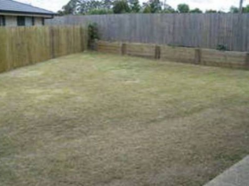 24 Grassdale Crescent, Morayfield QLD 4506