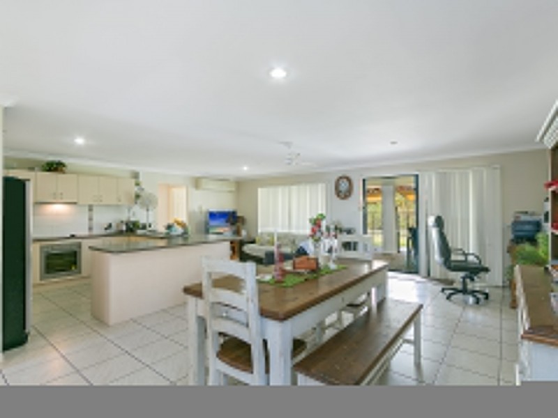 75 Sandheath Place, Ningi QLD 4511