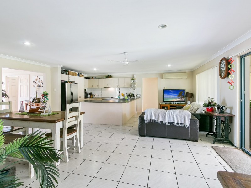 75 Sandheath Place, Ningi QLD 4511