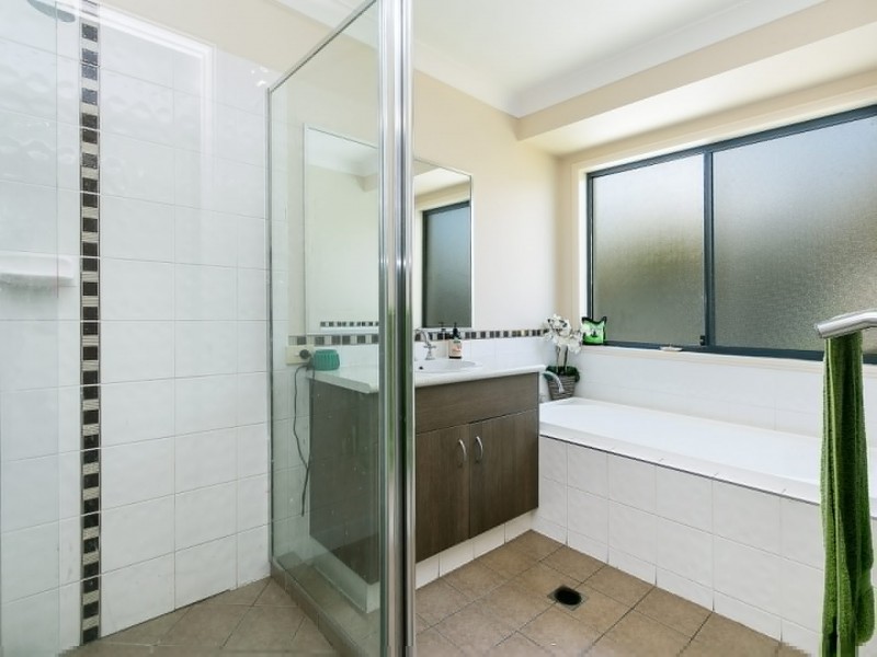 75 Sandheath Place, Ningi QLD 4511