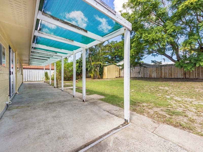 43 Moatah Drive, Beachmere QLD 4510