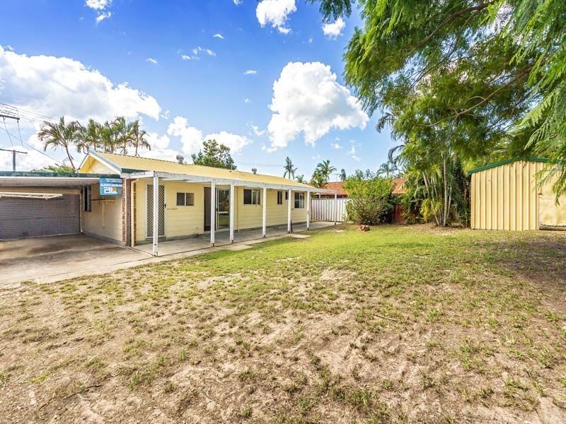 43 Moatah Drive, Beachmere QLD 4510