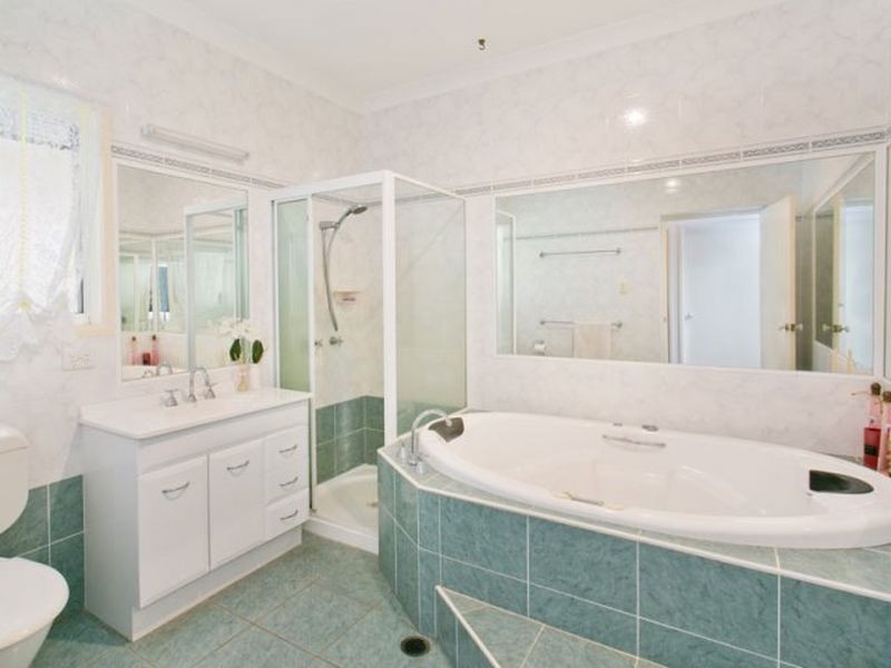 68 Hall Road, Elimbah QLD 4516