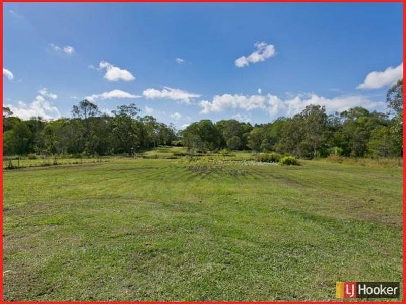 68 Hall Road, Elimbah QLD 4516