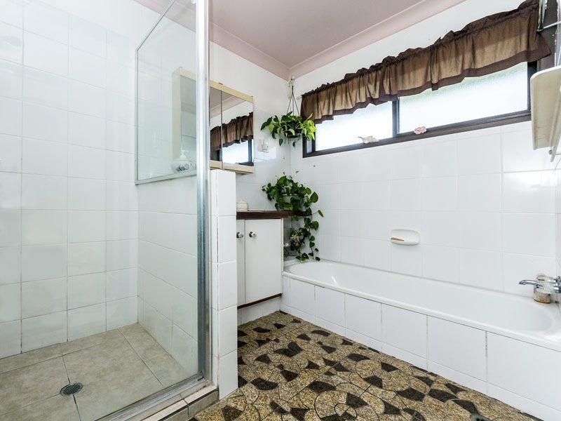 4 Sherwood Street, Morayfield QLD 4506