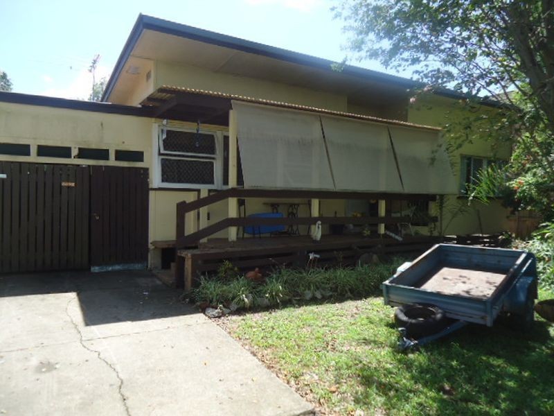 11 Dennis Street, Caboolture QLD 4510