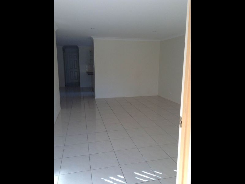 2/10 Kennerton Court, Morayfield QLD 4506