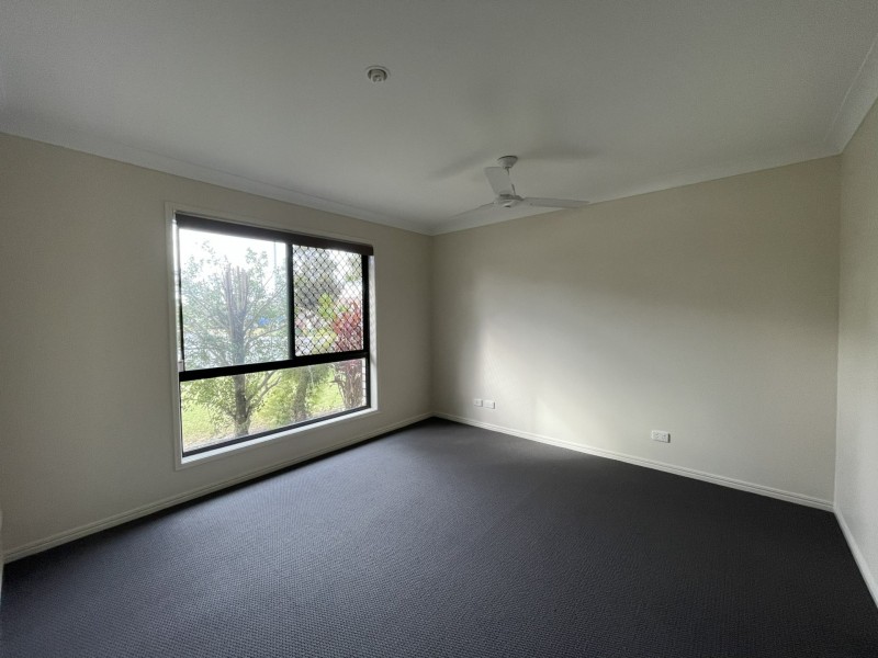 27 Renmark Crescent, Caboolture South QLD 4510