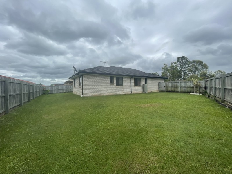 27 Renmark Crescent, Caboolture South QLD 4510
