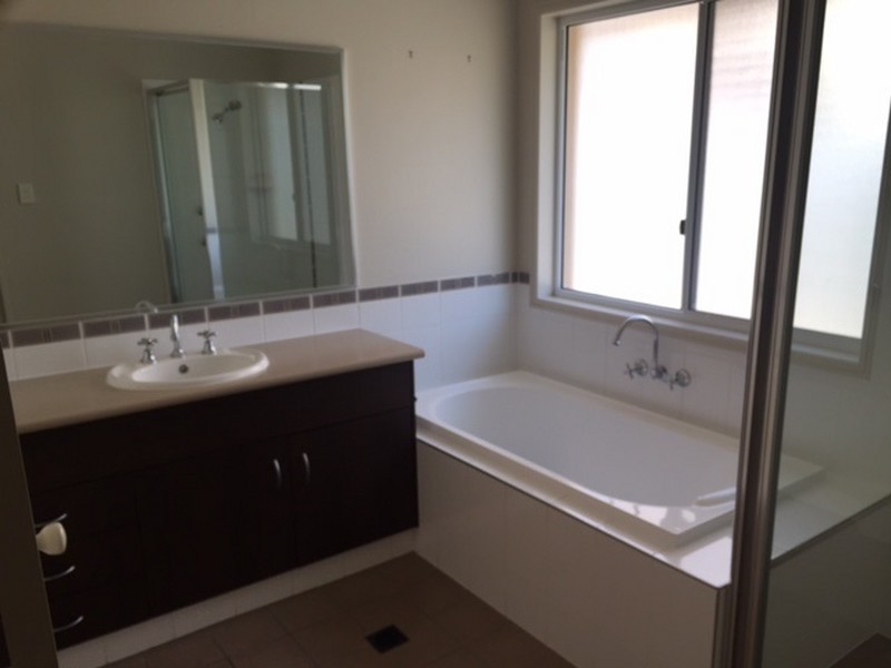 13 Treefrog St, Ningi QLD 4511