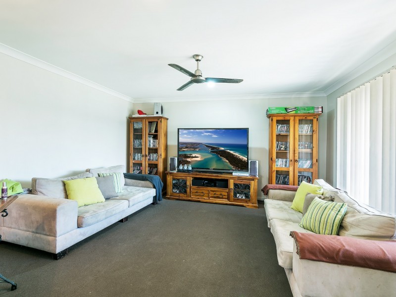 54 Sandheath Place, Ningi QLD 4511