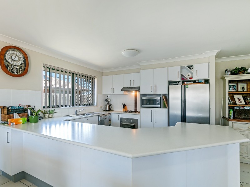 54 Sandheath Place, Ningi QLD 4511