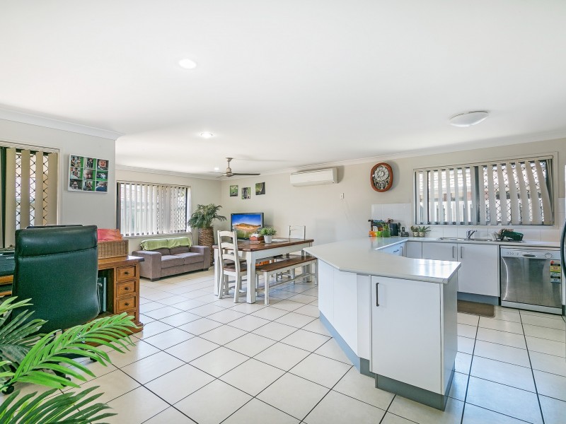 54 Sandheath Place, Ningi QLD 4511