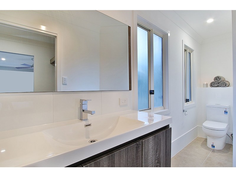 11 Glenwood Drive, Morayfield QLD 4506