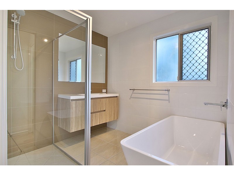 11 Glenwood Drive, Morayfield QLD 4506