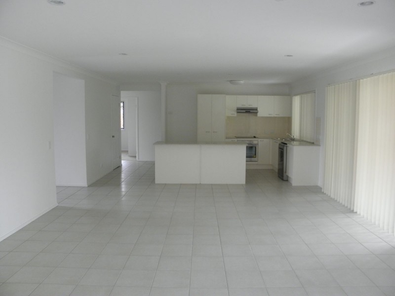 43 Peacherine Circuit, Bellmere QLD 4510