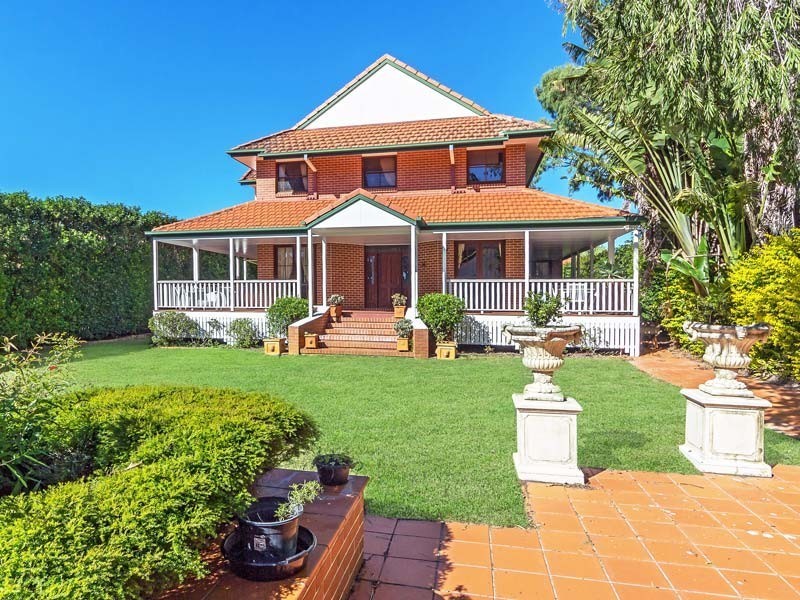 33 Coronation Avenue, Beachmere QLD 4510