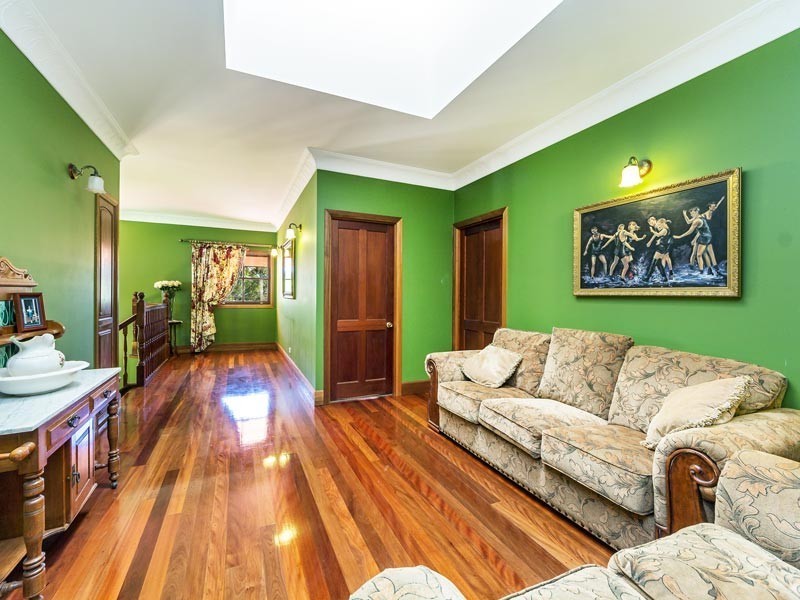 33 Coronation Avenue, Beachmere QLD 4510