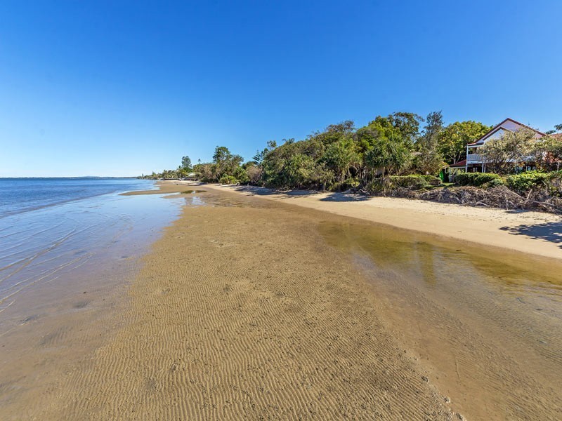 33 Coronation Avenue, Beachmere QLD 4510