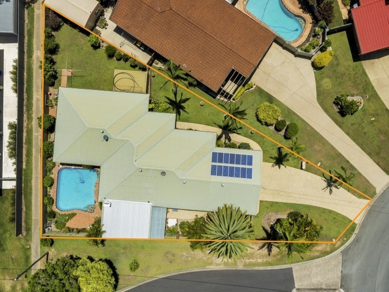 11 Fairway Ct, Caboolture QLD 4510