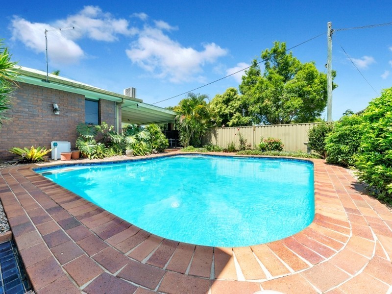 11 Fairway Ct, Caboolture QLD 4510