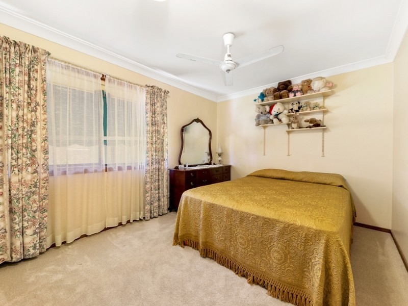 11 Fairway Ct, Caboolture QLD 4510