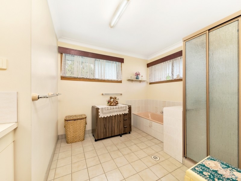 11 Fairway Ct, Caboolture QLD 4510