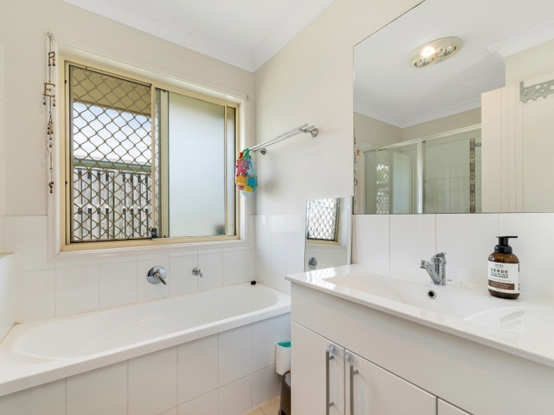 42 Bluejay Circuit, Morayfield QLD 4506