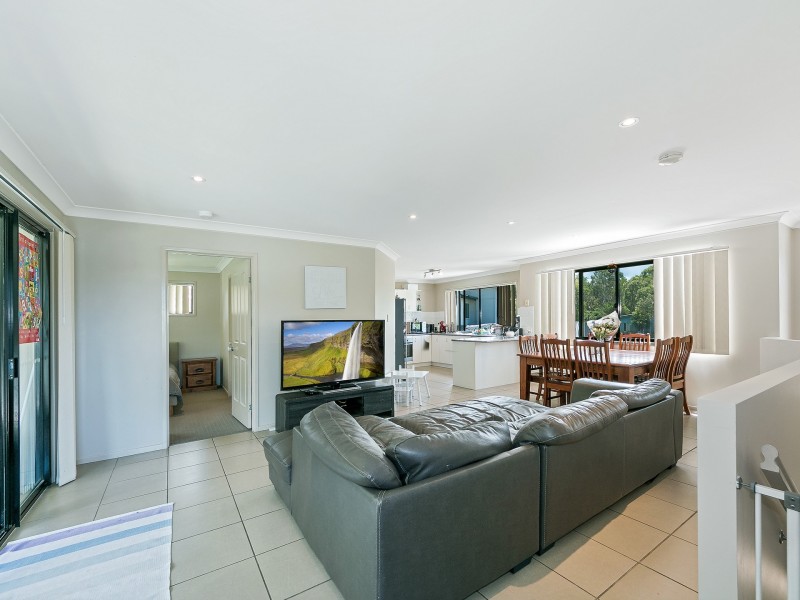 4 Gira Close, Beachmere QLD 4510