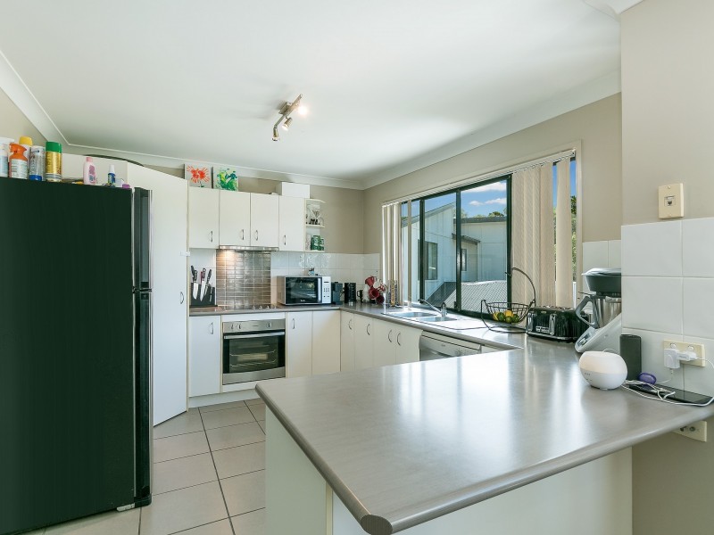 4 Gira Close, Beachmere QLD 4510