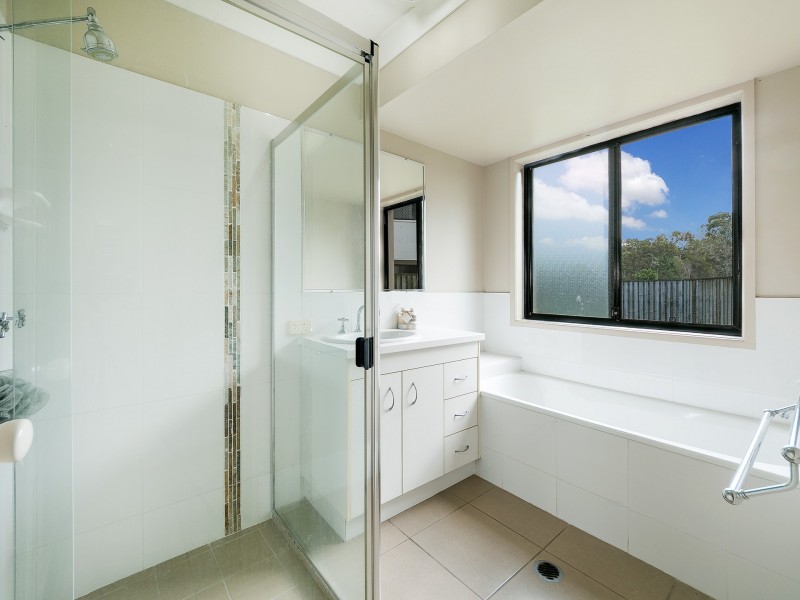 4 Gira Close, Beachmere QLD 4510