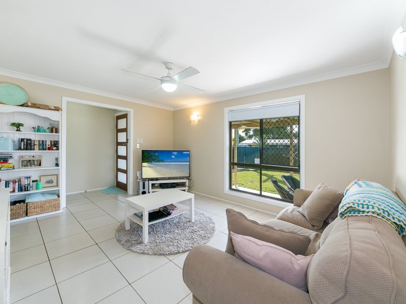 1 Moatah Drive, Beachmere QLD 4510