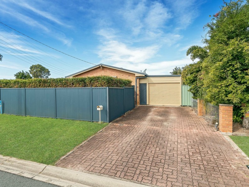 1 Moatah Drive, Beachmere QLD 4510