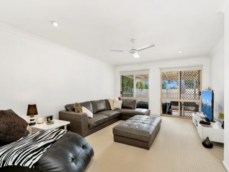 33 Endeavour Drive, Banksia Beach QLD 4507